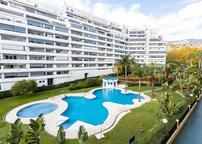 Beautiful Apartment With Pool