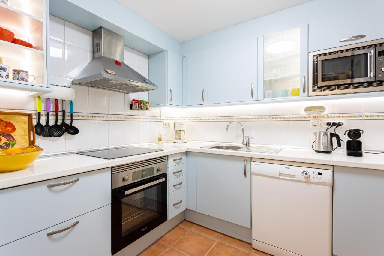 Beautiful With Pool Apartment *